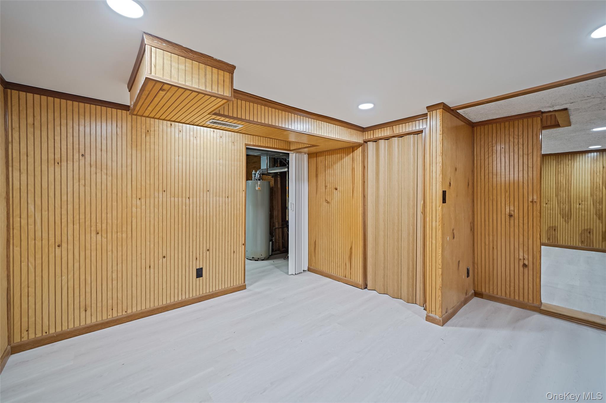 #17 photo, 8 Elwood Road, सफ़ोक काउंटी Centereach , NY 11720