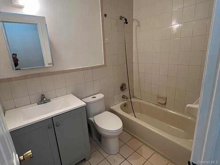 #9 photo, 4222 163rd Street, Flushing , NY 11358