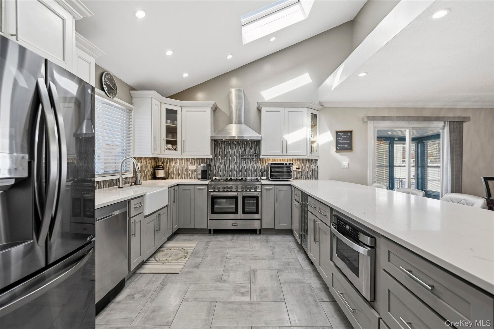 #8 photo, 70 Forest Road, ناسو Valley Stream , NY 11581