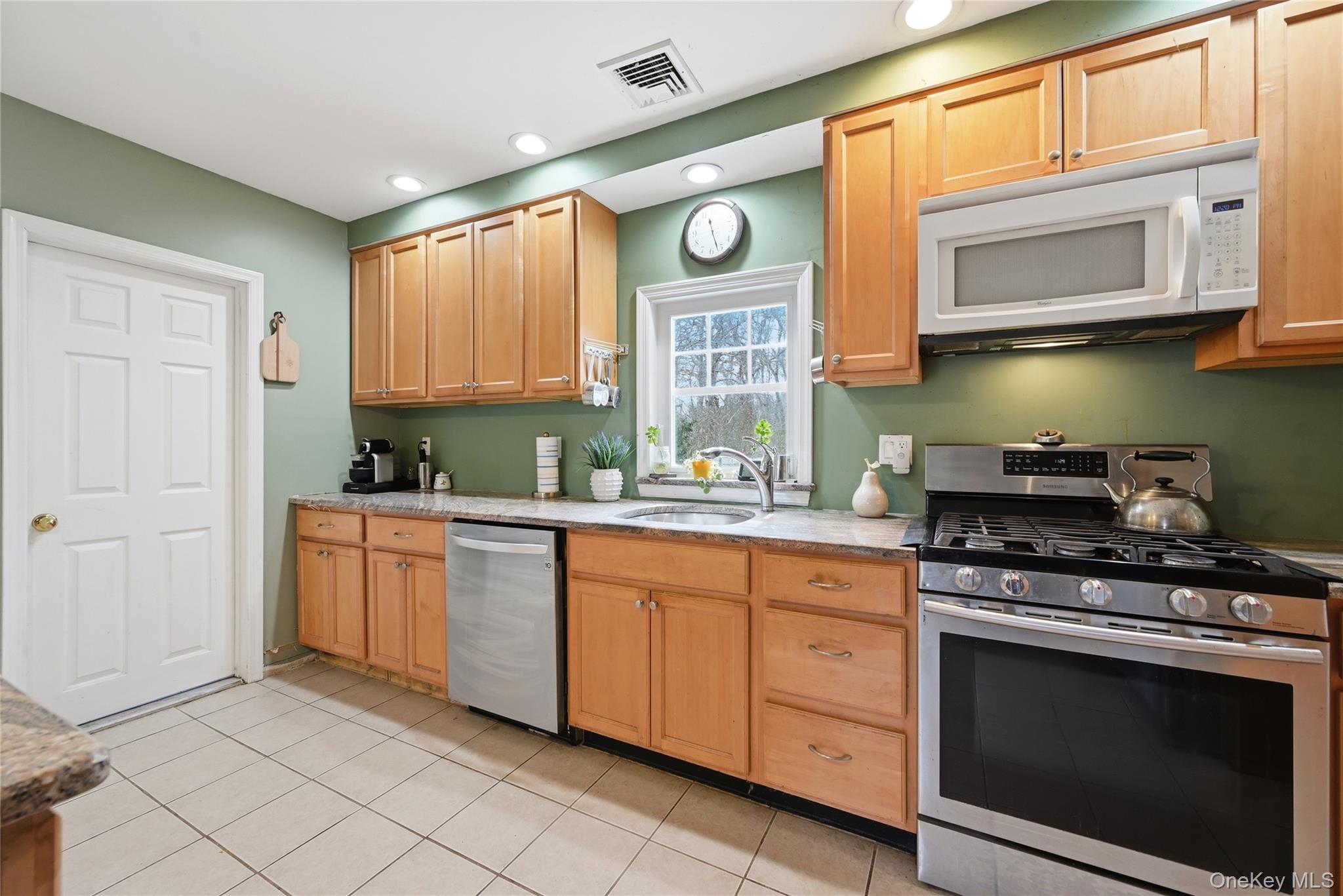 #11 photo, 21 King Street, Hampton Bays , NY 11946