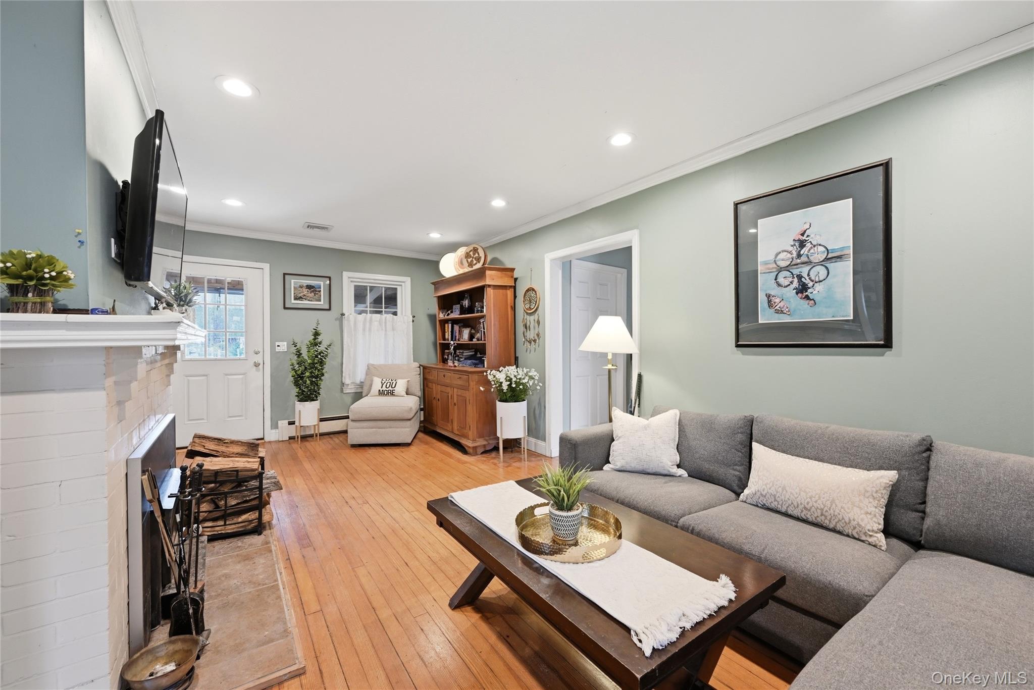 #19 photo, 21 King Street, Hampton Bays , NY 11946