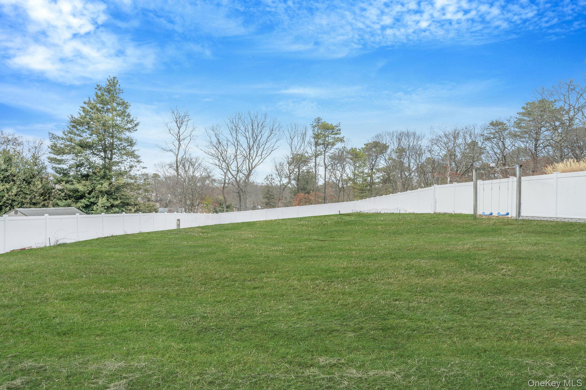 #13 photo, 73 Parnell Drive, 롱 아일랜드 Smithtown , NY 11787