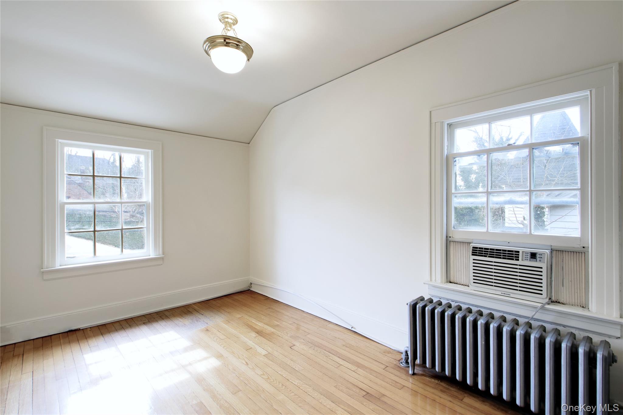 #17 photo, 1613 Northern Boulevard, Нассау ‖ Roslyn , NY 11576