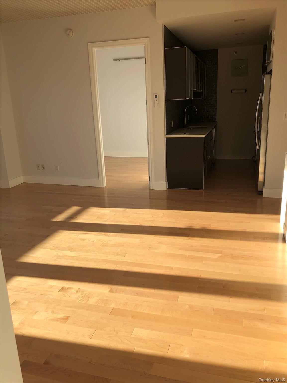 #1 photo, 1046 Jackson Avenue, كوينز Long Island City , NY 11101