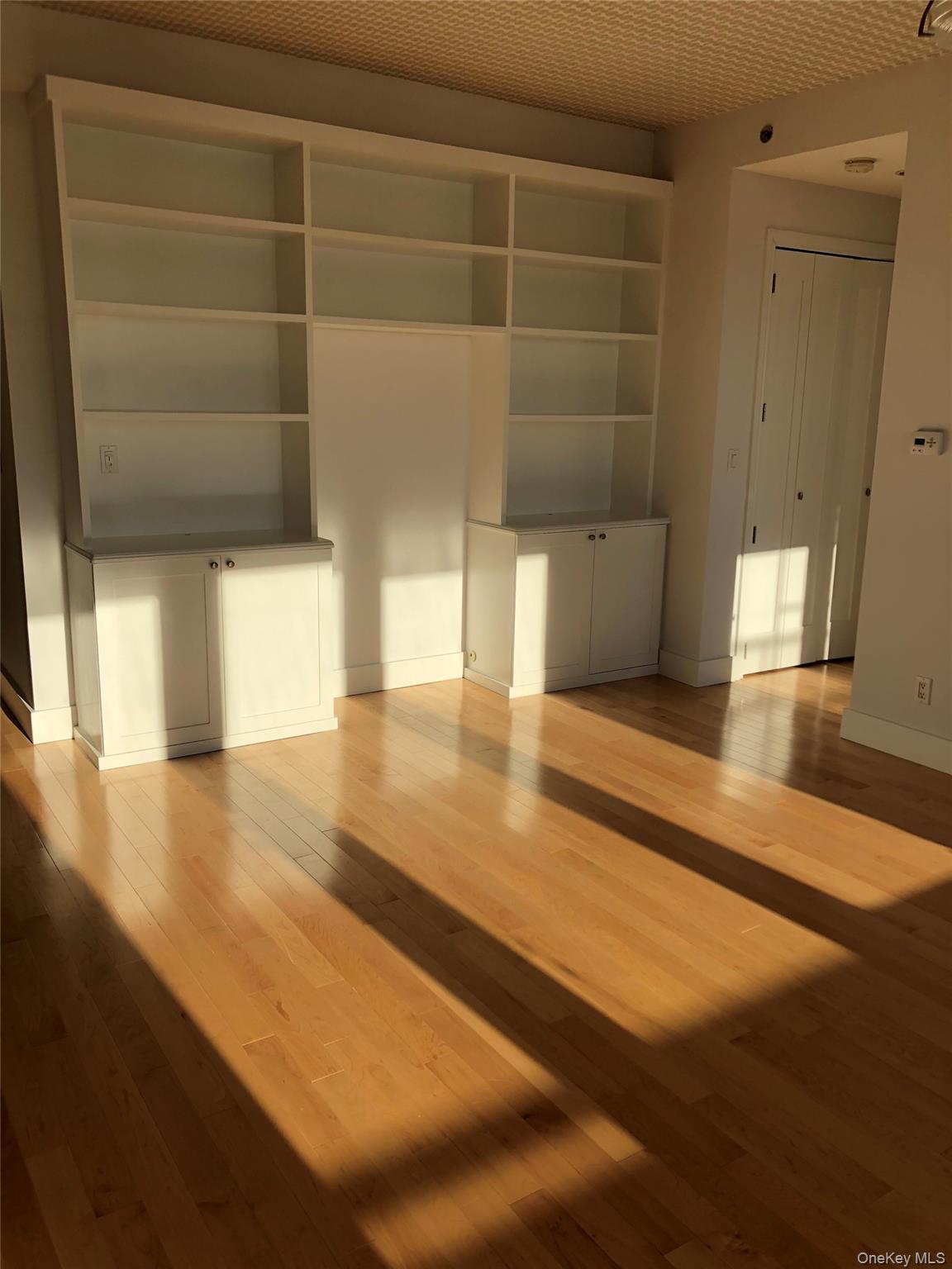 #3 photo, 1046 Jackson Avenue, كوينز Long Island City , NY 11101