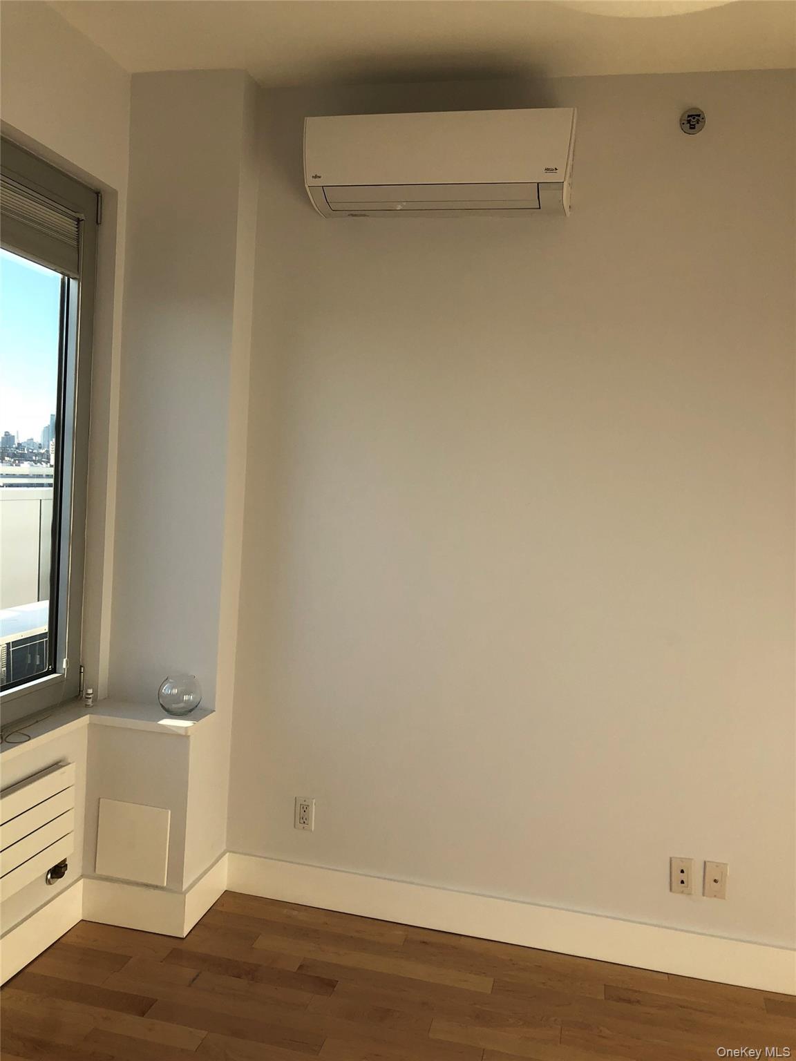 #7 photo, 1046 Jackson Avenue, كوينز Long Island City , NY 11101