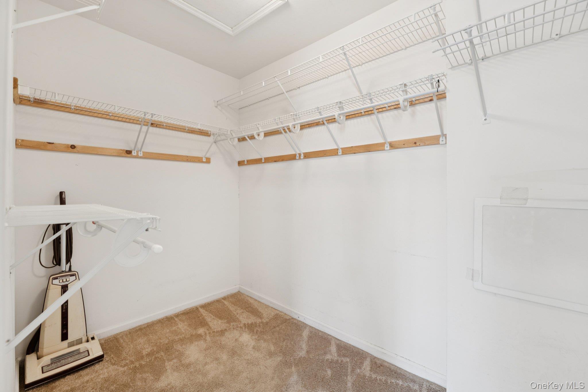 #16 photo, 4 Commodore Circle, 롱 아일랜드 Port Jefferson Station , NY 11776