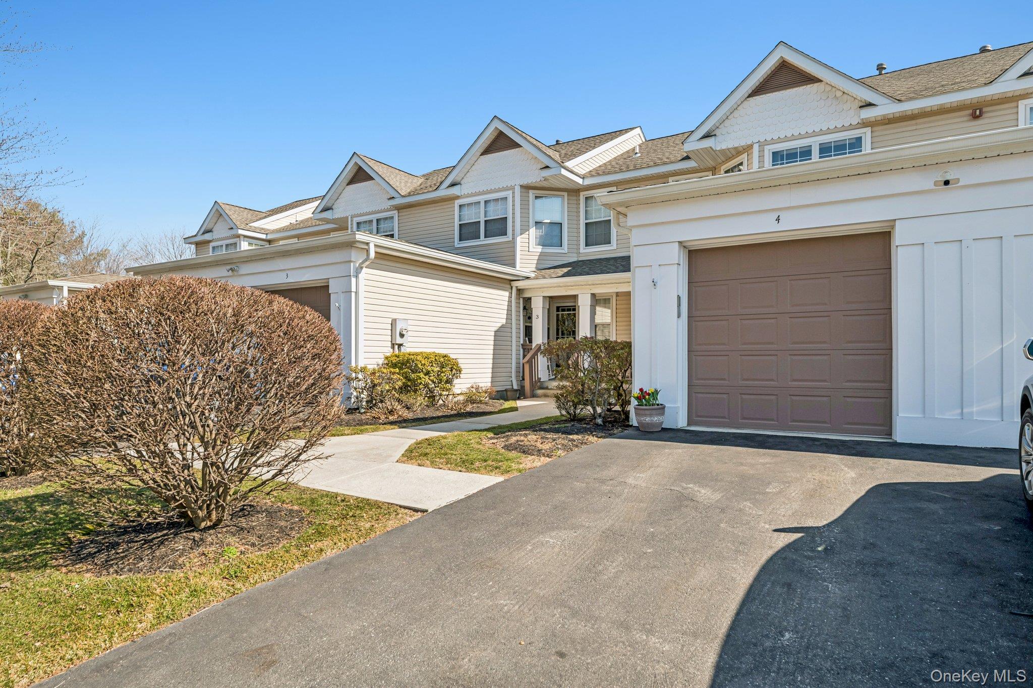 #3 photo, 4 Commodore Circle, 롱 아일랜드 Port Jefferson Station , NY 11776