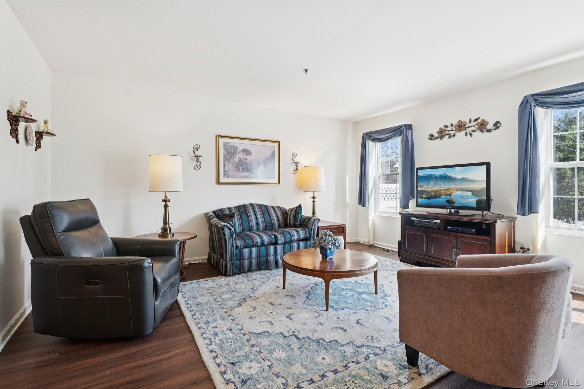 #7 photo, 4 Commodore Circle, 롱 아일랜드 Port Jefferson Station , NY 11776