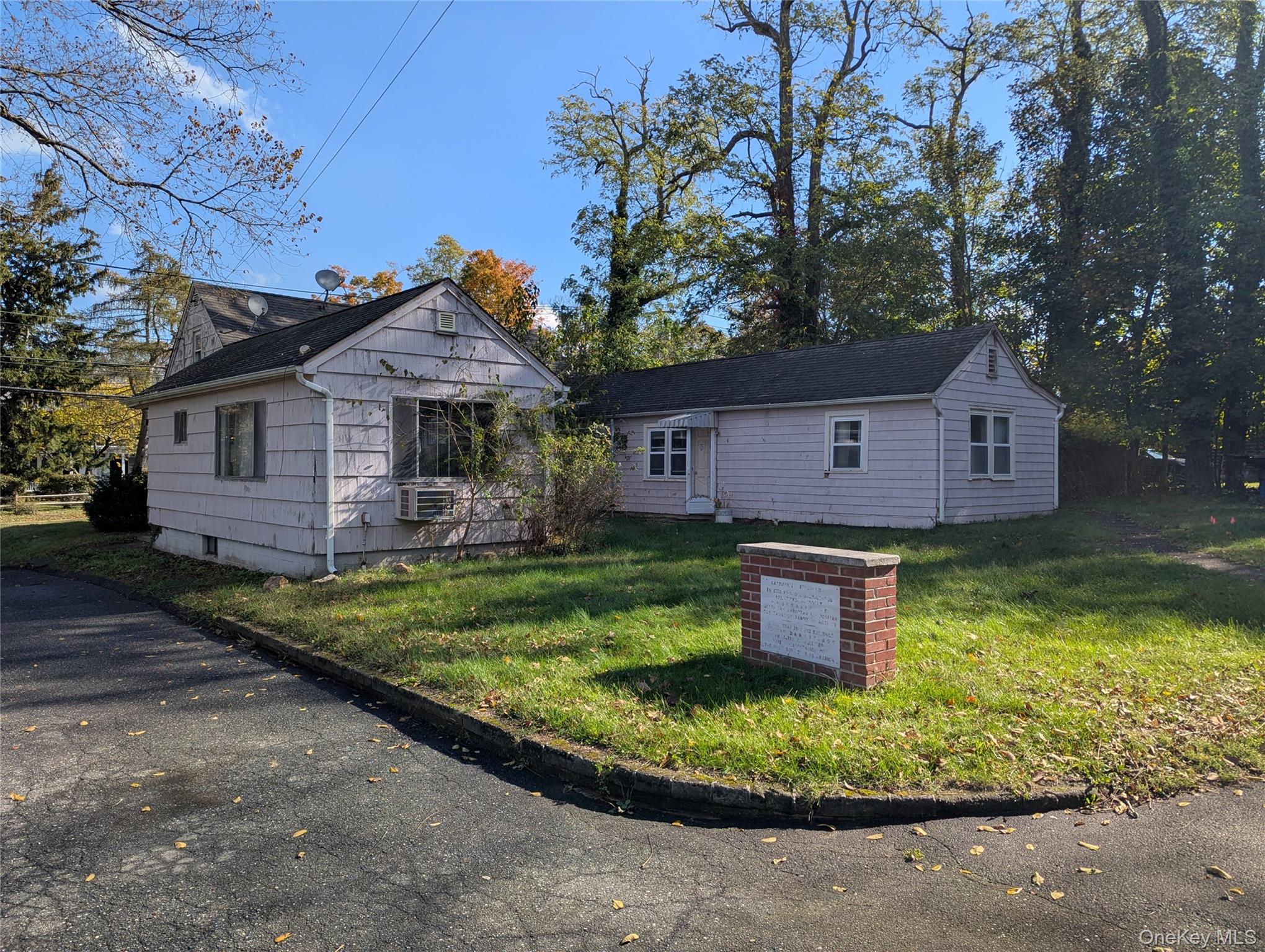 #11 photo, 140 Main Street, سوفولك East Setauket , NY 11733