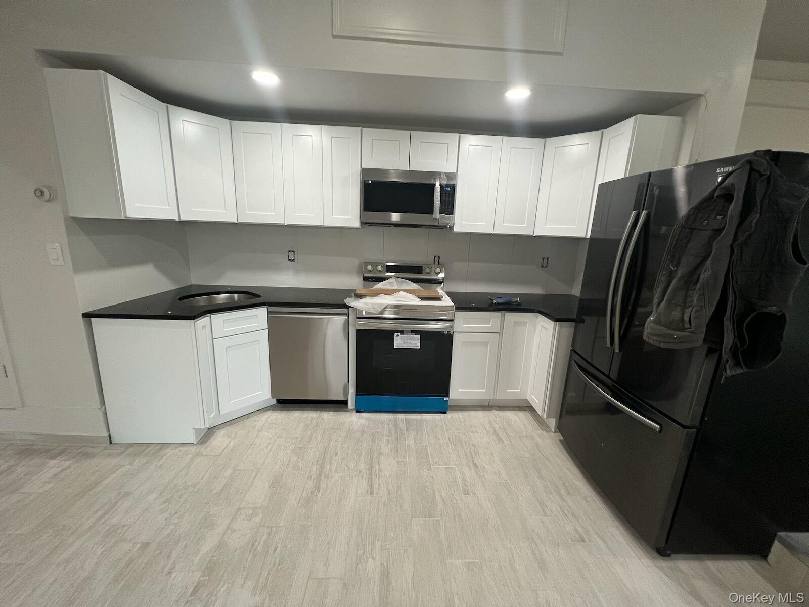 #17 photo, 140 Main Street, سوفولك East Setauket , NY 11733