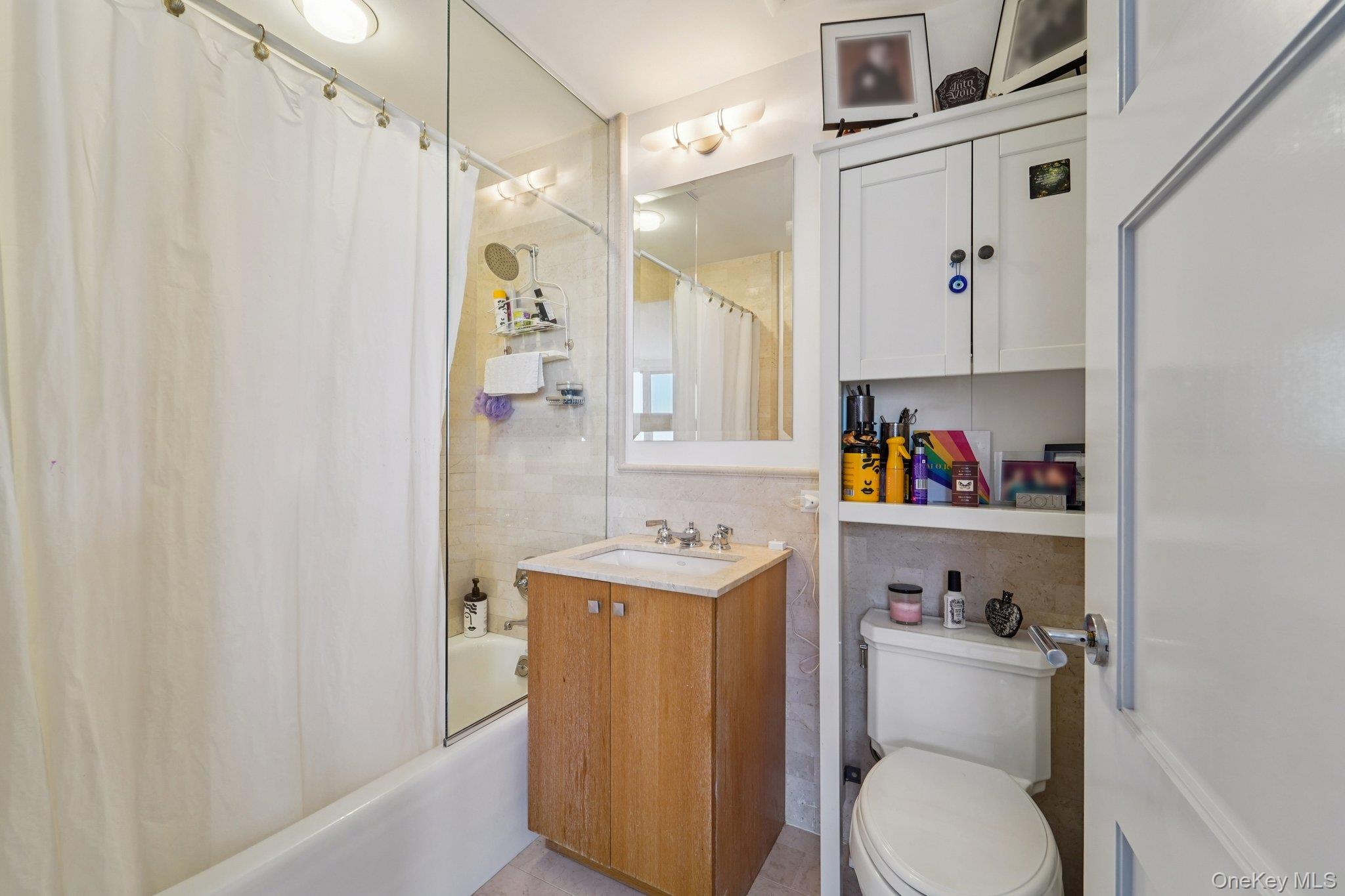 #15 photo, 1 Renaissance Square, White Plains , NY 10601