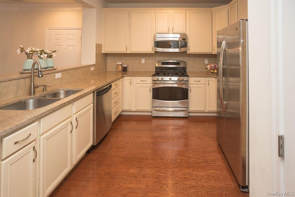 #12 photo, 919 Saratoga Lane, Fishkill , NY 12524