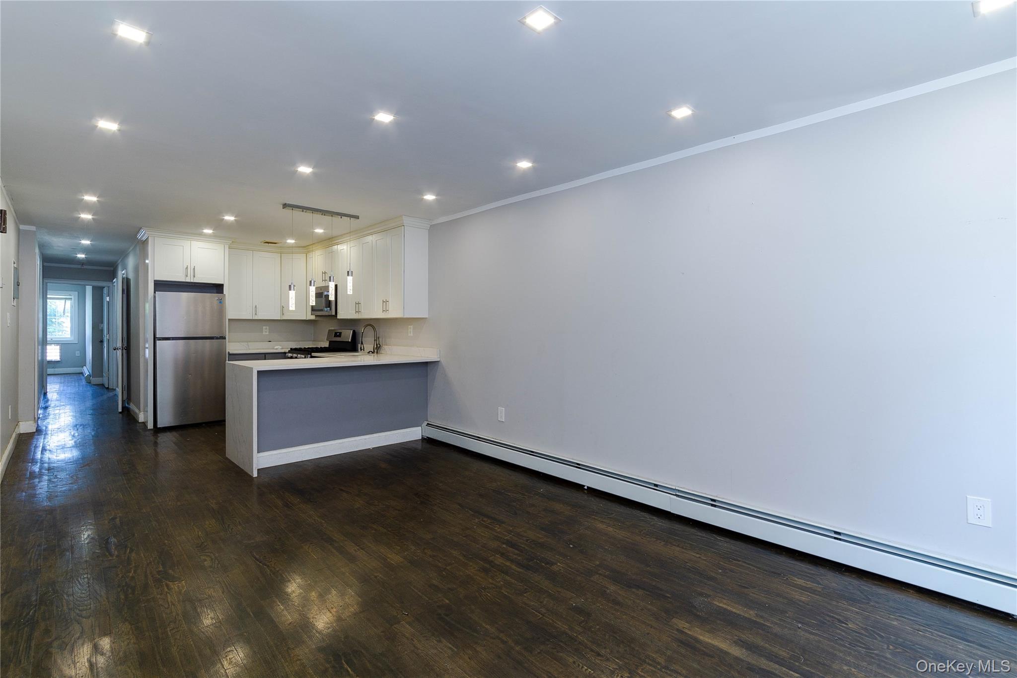 #16 photo, 215 Beach 96th Street, कुईंस Rockaway Beach , NY 11693