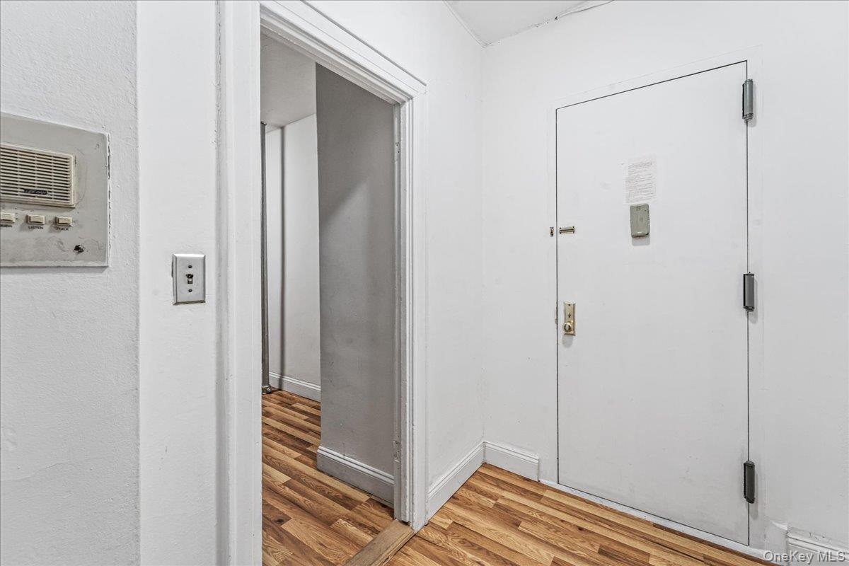 #20 photo, 61-40 Saunders, קווינס Rego Park , NY 11374