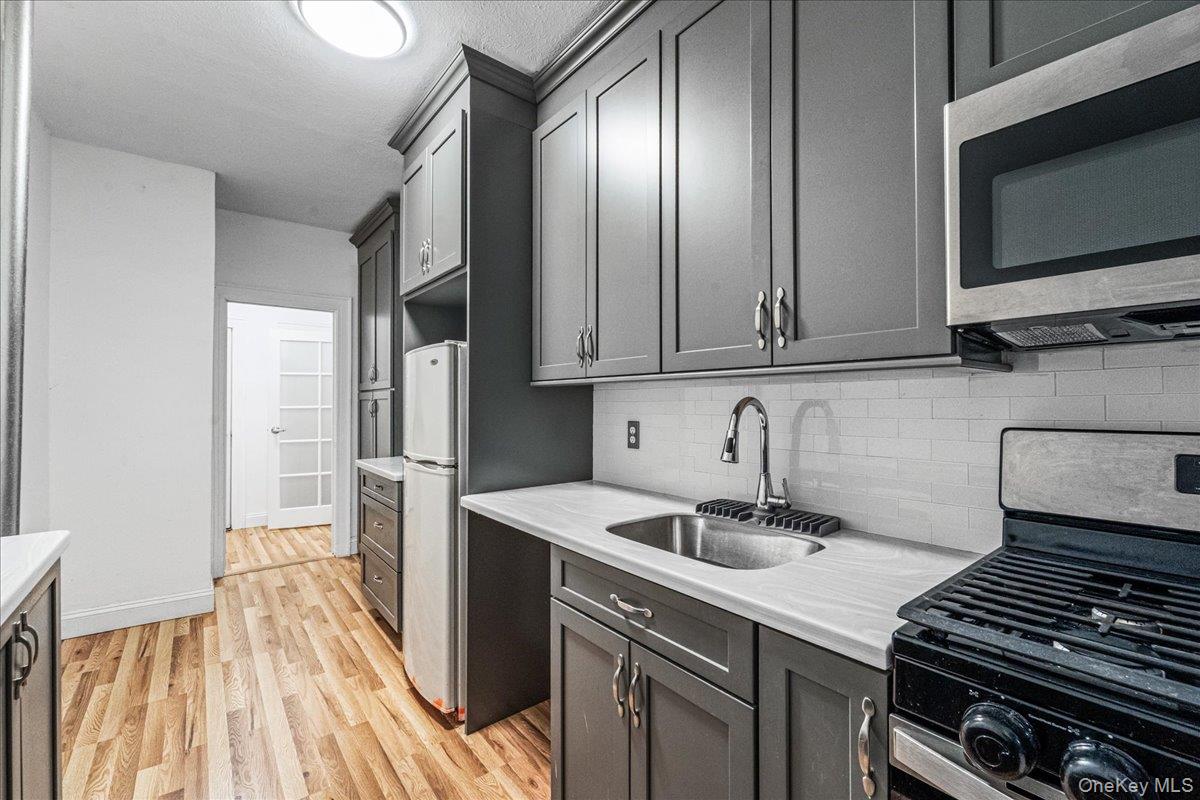 #4 photo, 61-40 Saunders, קווינס Rego Park , NY 11374