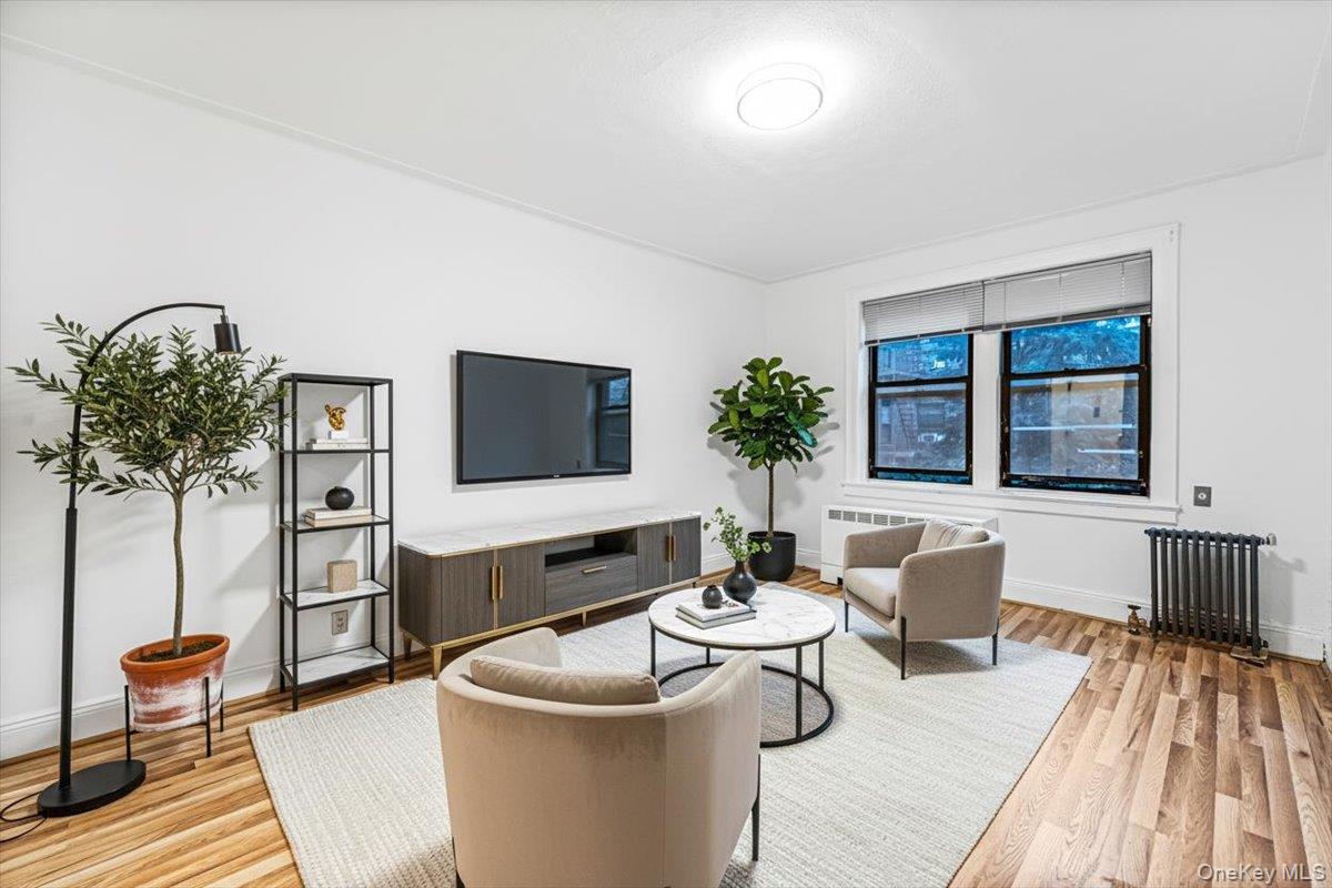 #9 photo, 61-40 Saunders, קווינס Rego Park , NY 11374