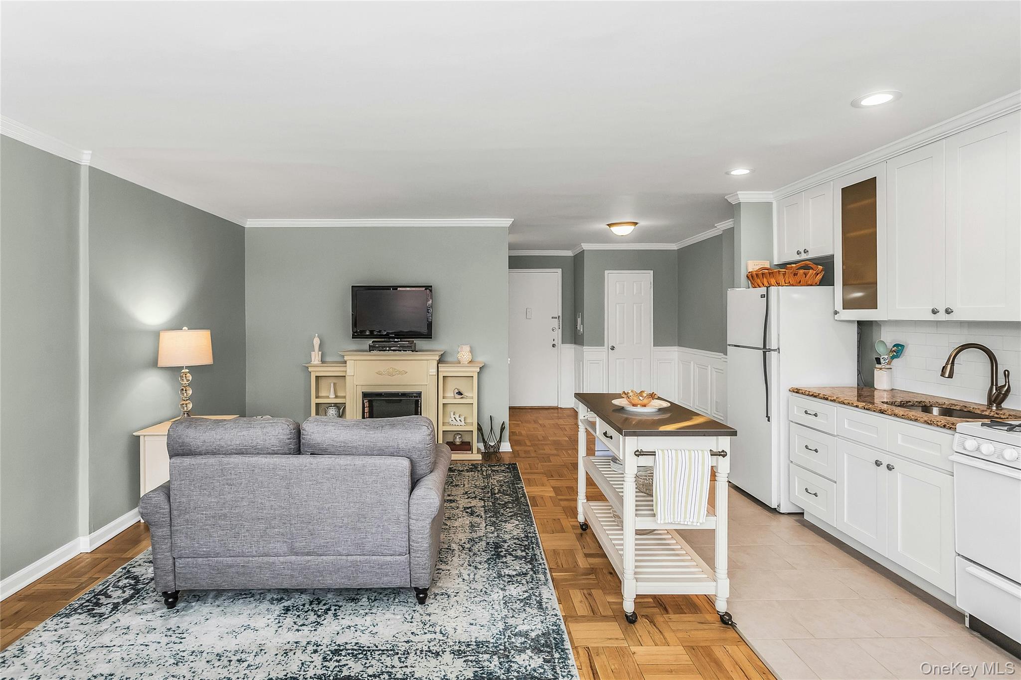 #11 photo, 315 Atlantic Avenue, East Rockaway , NY 11518