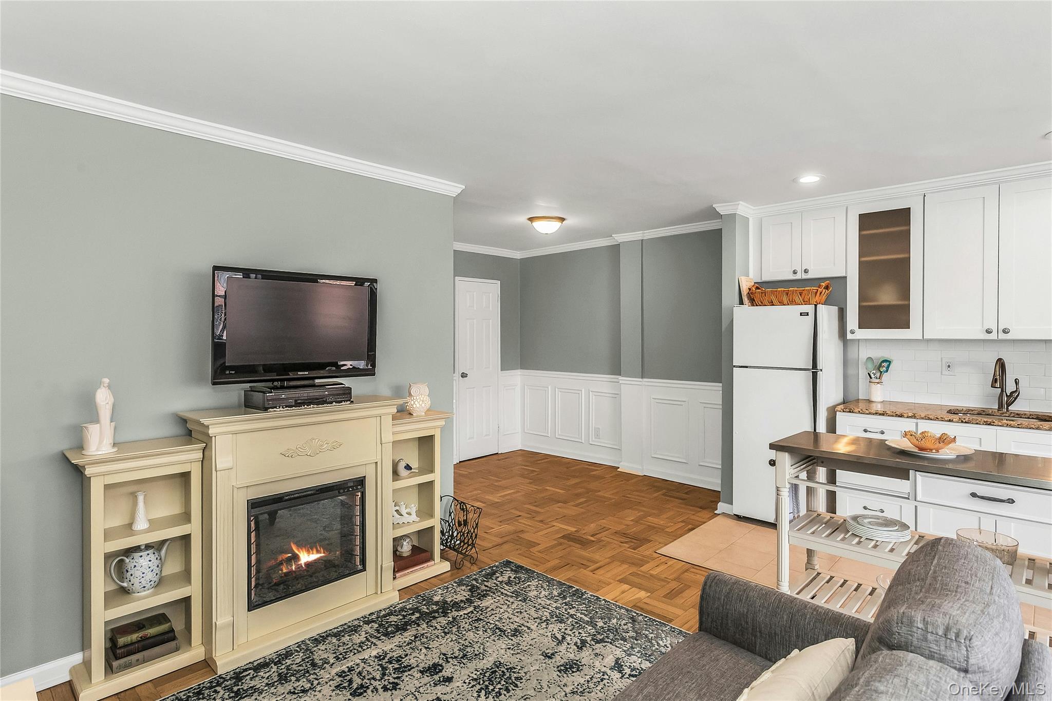 #12 photo, 315 Atlantic Avenue, East Rockaway , NY 11518