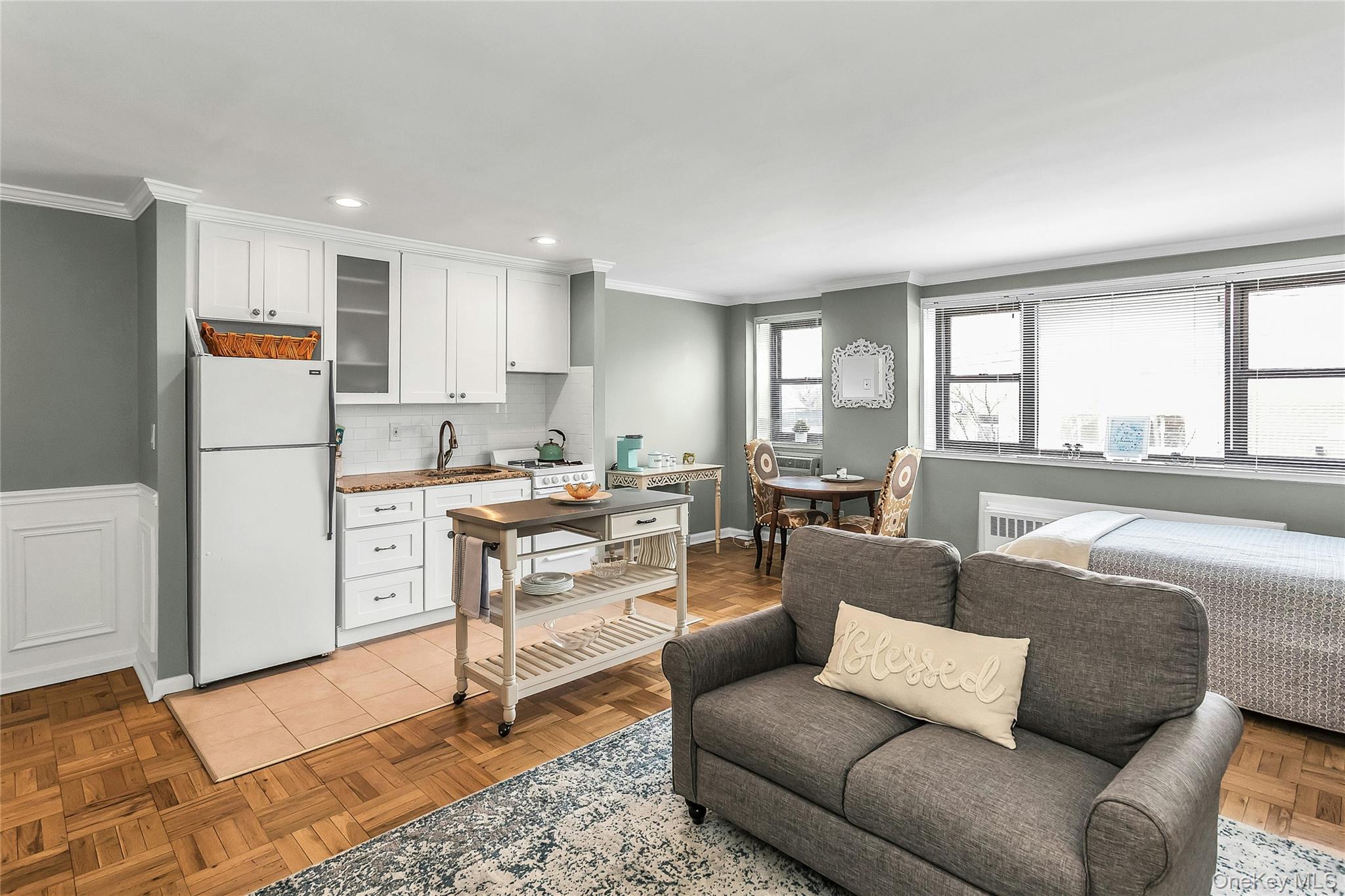 #13 photo, 315 Atlantic Avenue, East Rockaway , NY 11518