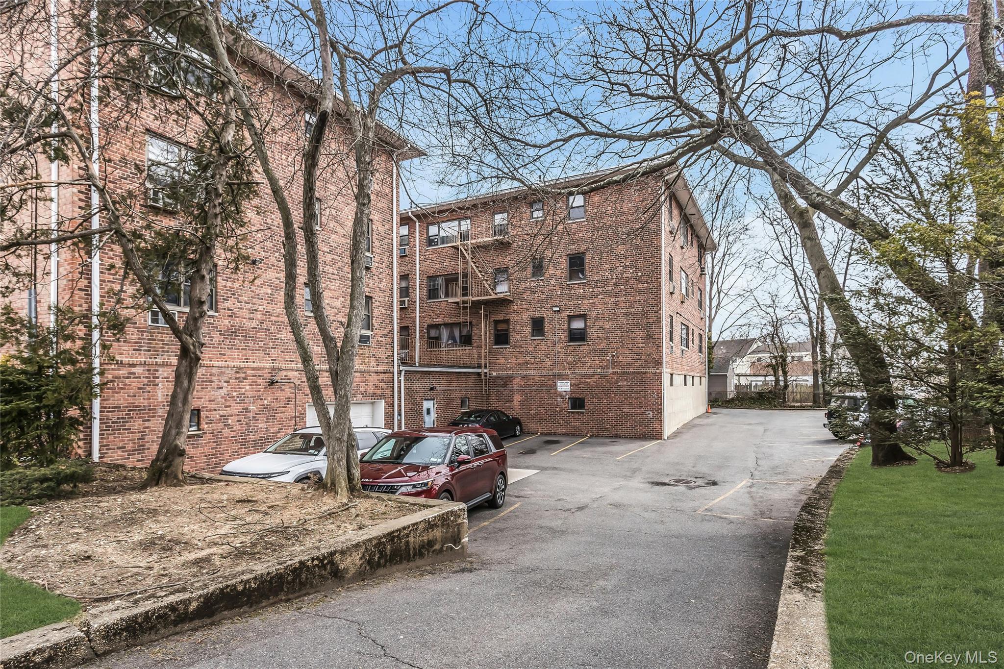 #17 photo, 315 Atlantic Avenue, East Rockaway , NY 11518