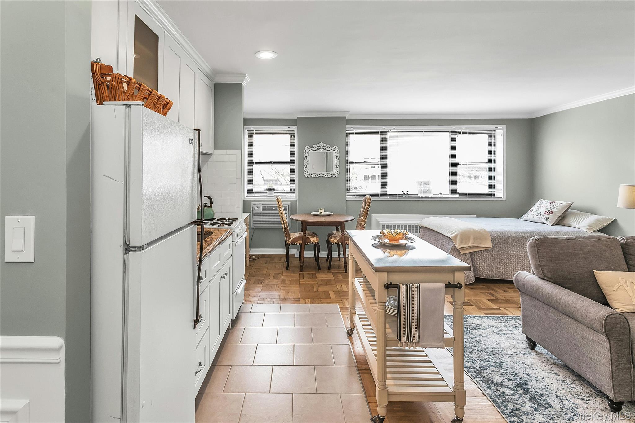 #5 photo, 315 Atlantic Avenue, East Rockaway , NY 11518