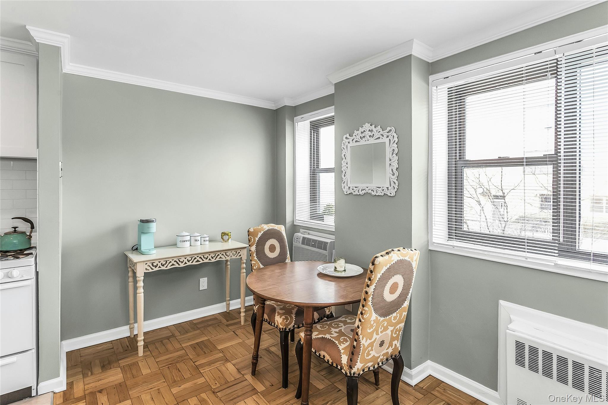 #9 photo, 315 Atlantic Avenue, East Rockaway , NY 11518