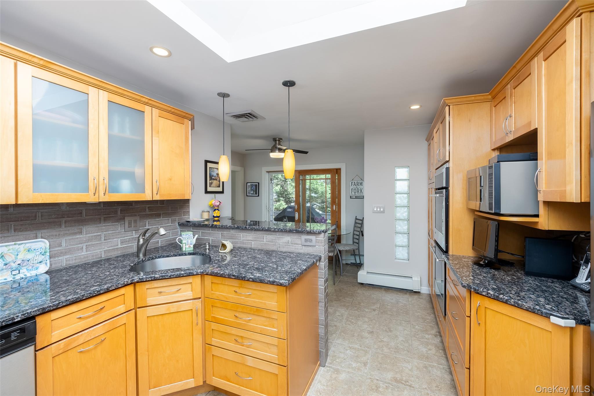 #12 photo, 4 Knoll Top Road, Stony Brook , NY 11790