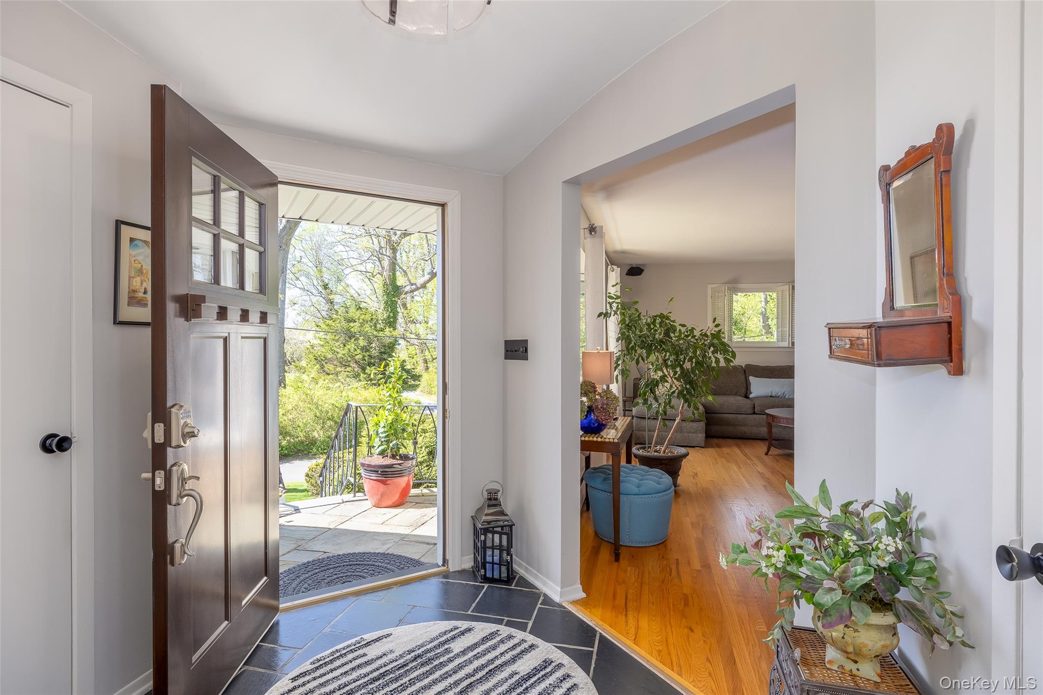 #4 photo, 4 Knoll Top Road, Stony Brook , NY 11790