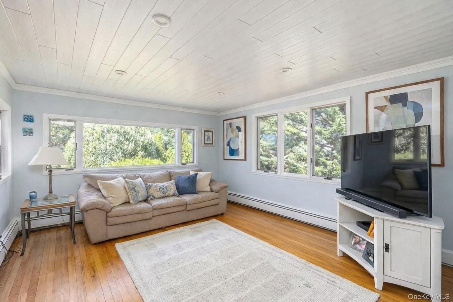 #9 photo, 4 Knoll Top Road, Stony Brook , NY 11790