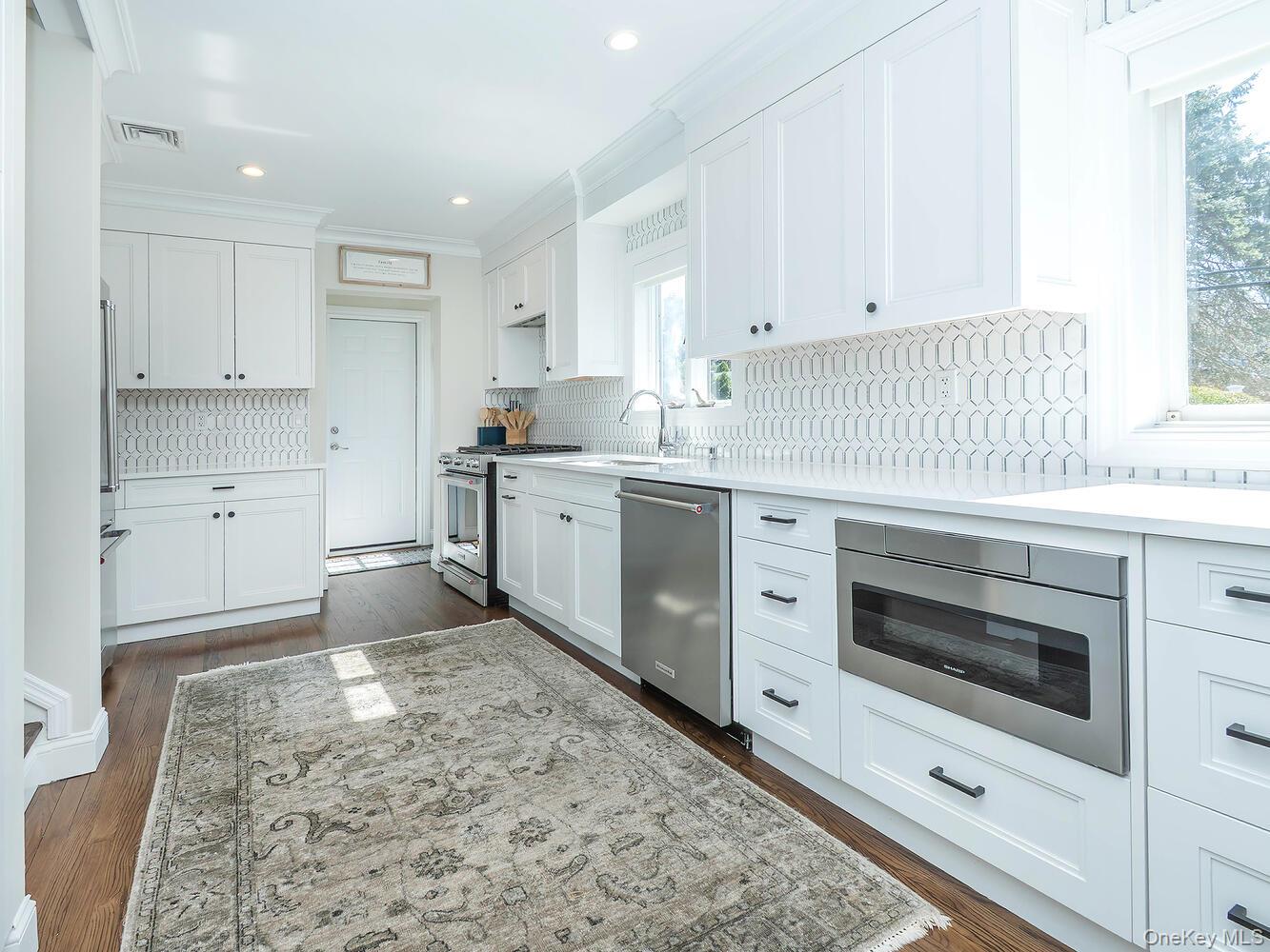 #10 photo, 2 Plymouth Road, Port Washington , NY 11050