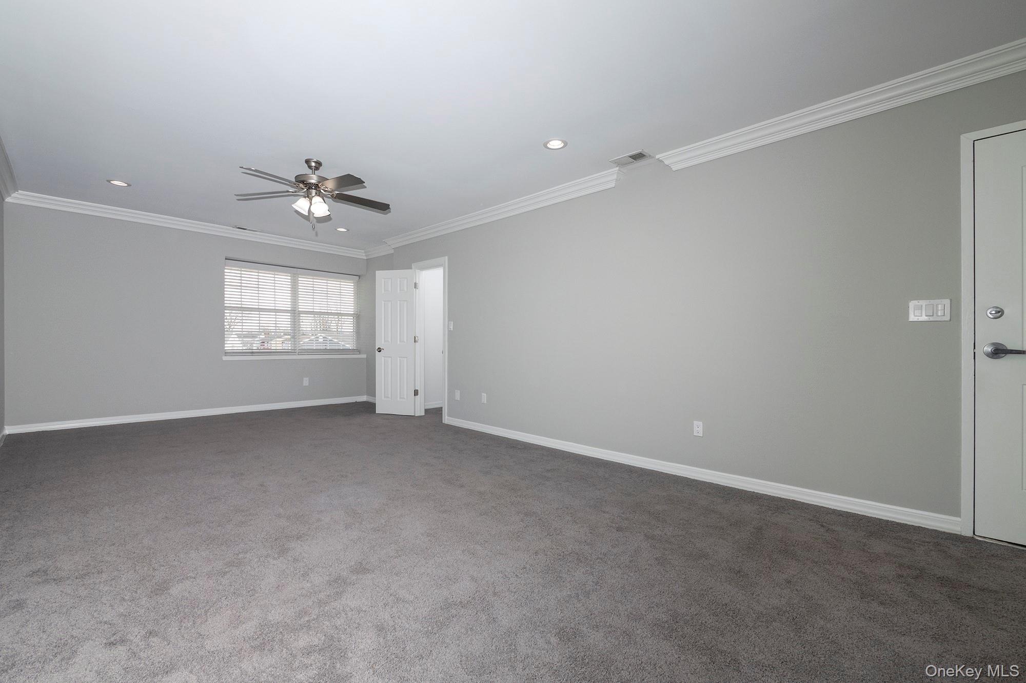 #4 photo, 425 Newbridge Road, 長島 East Meadow , NY 11554