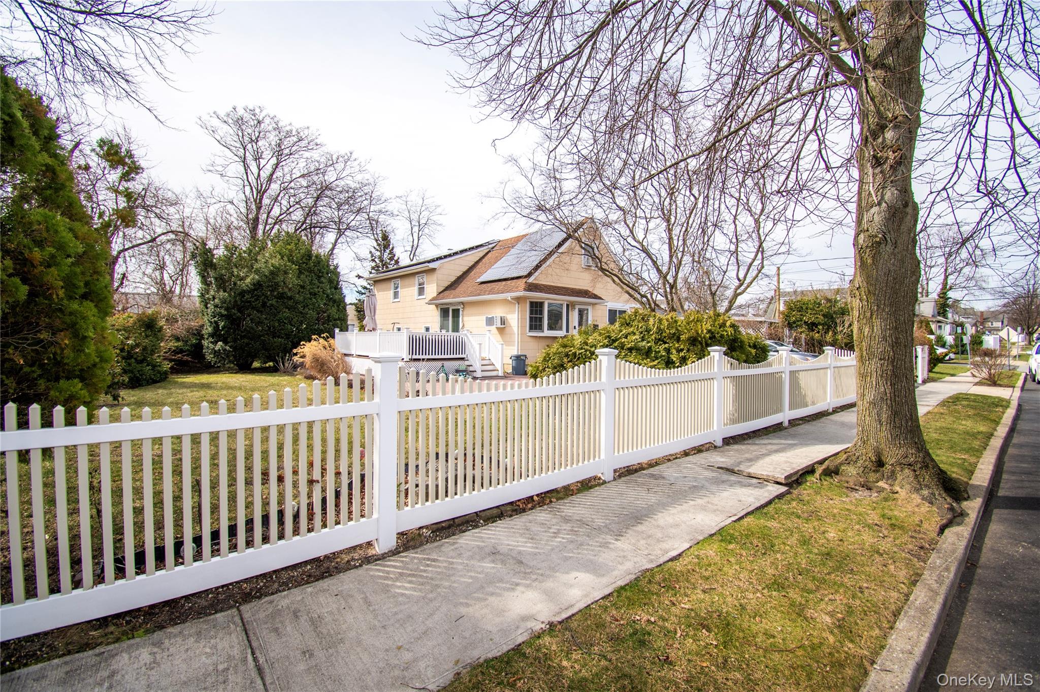 #2 photo, 720 New York Avenue, नासाउ काउंटी Baldwin , NY 11510