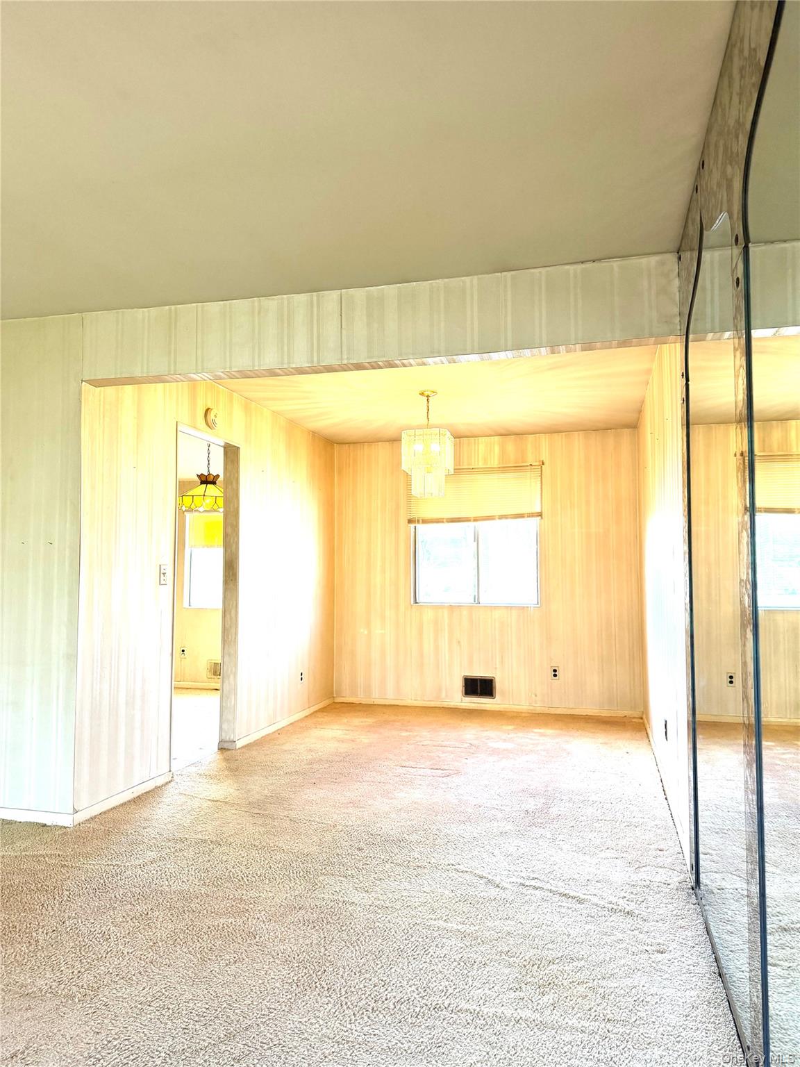 #6 photo, 20 Catherine Drive, Саффолк ‖ Selden , NY 11784