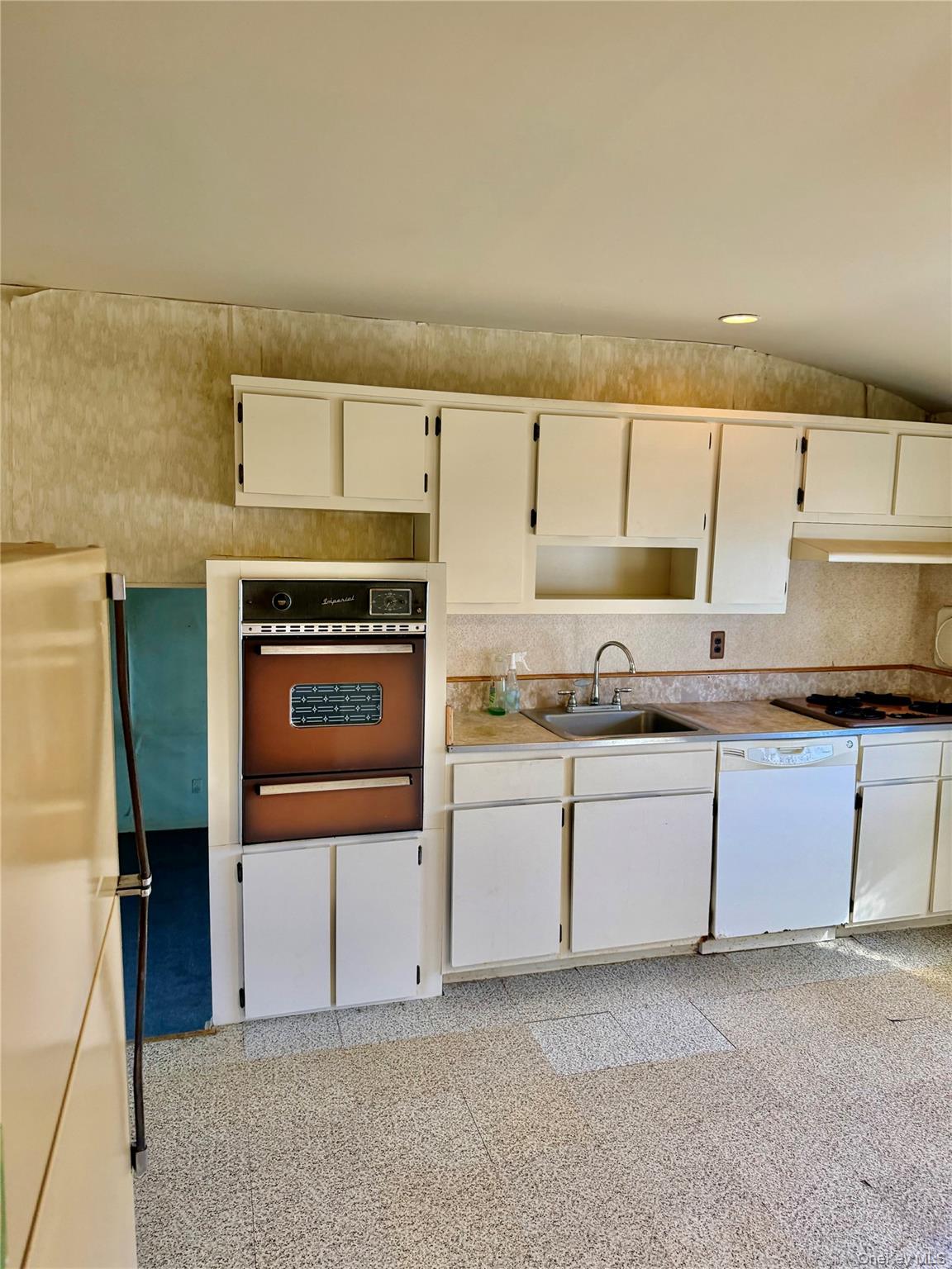 #7 photo, 20 Catherine Drive, Саффолк ‖ Selden , NY 11784