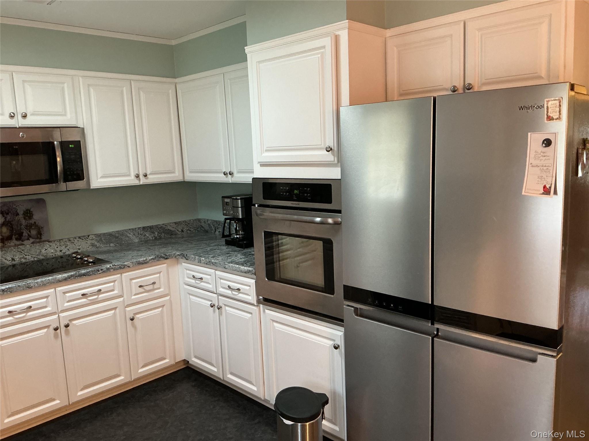 #12 photo, 207 Woodbridge Drive, Ridge , NY 11961