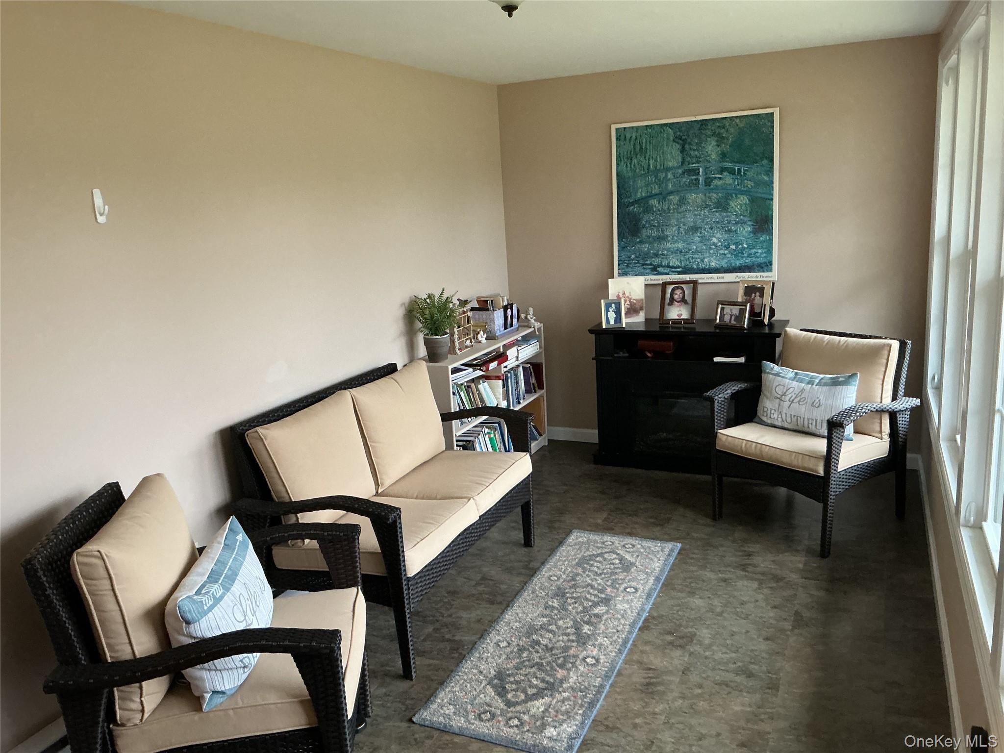 #13 photo, 207 Woodbridge Drive, Ridge , NY 11961