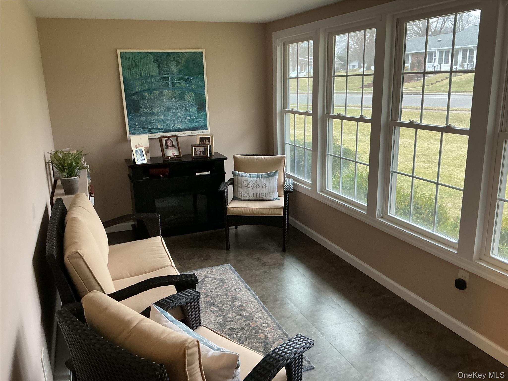 #14 photo, 207 Woodbridge Drive, Ridge , NY 11961