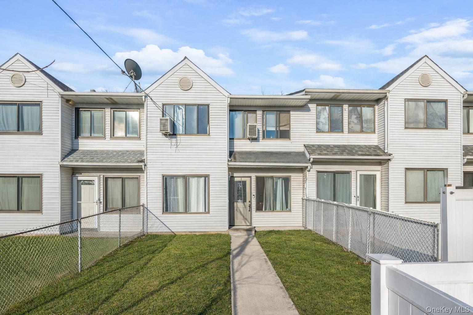 #1 photo, 327A Mersereau Avenue, 史丹顿岛 Staten Island , NY 10303