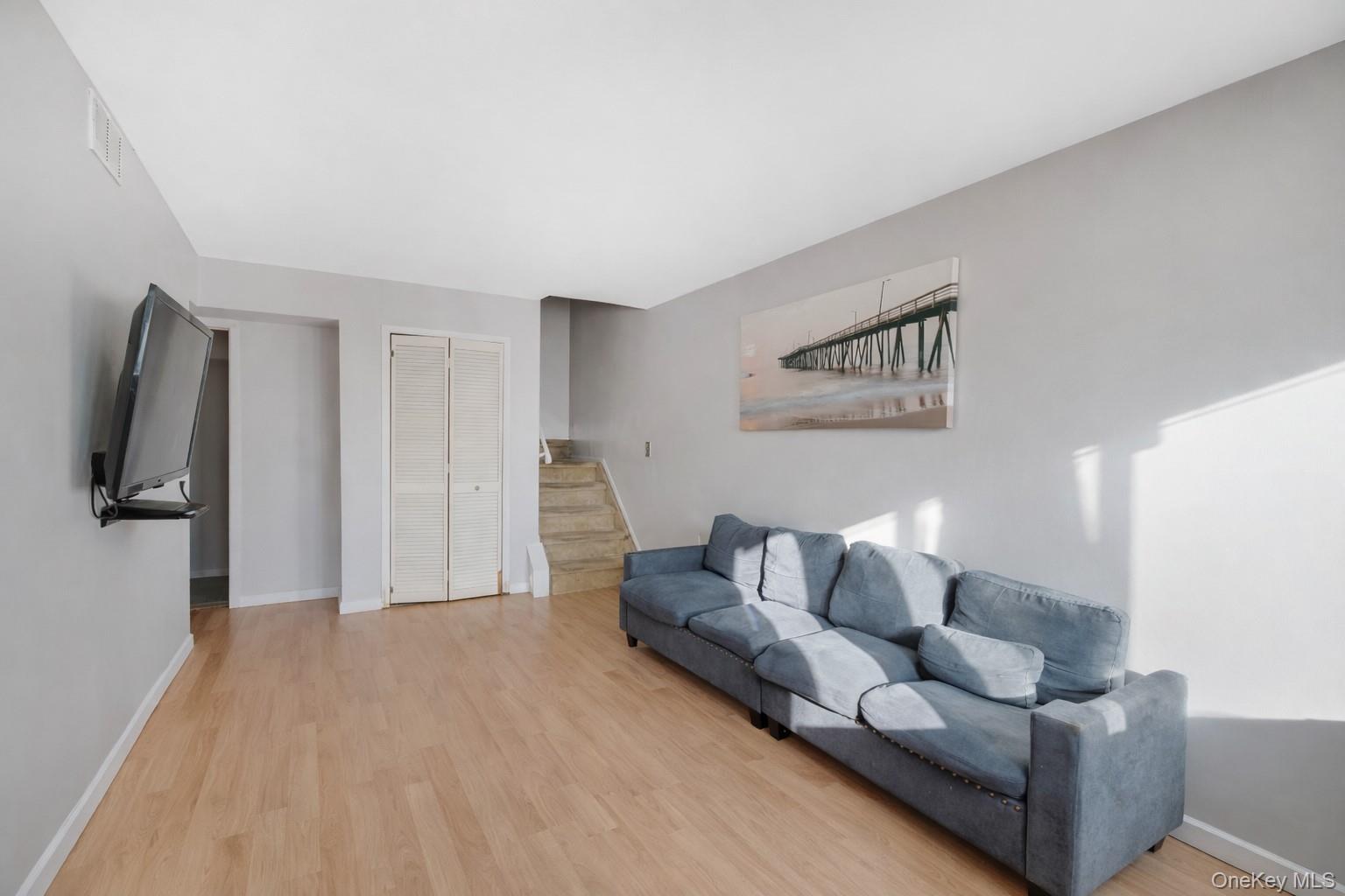 #3 photo, 327A Mersereau Avenue, 史丹顿岛 Staten Island , NY 10303