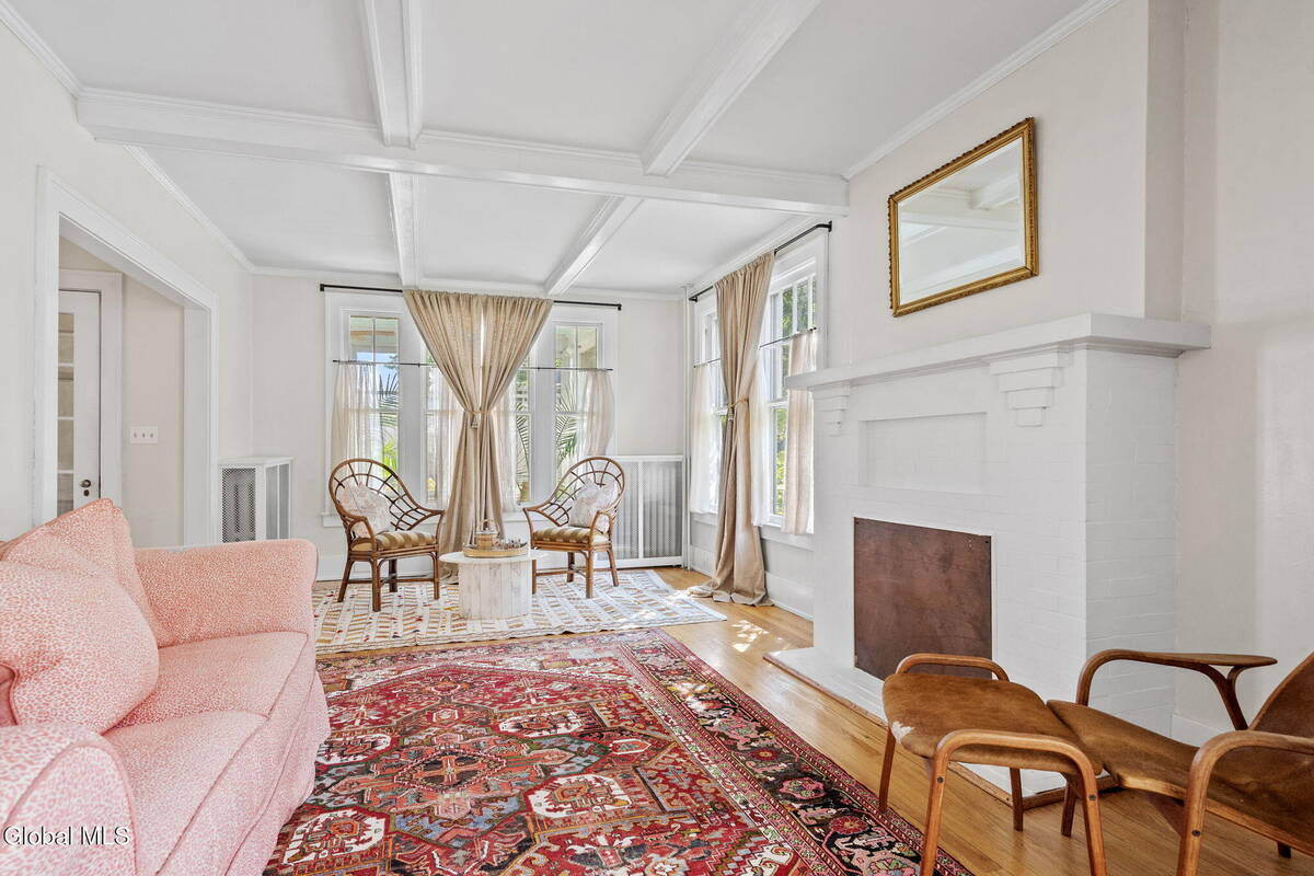 #31 photo, 39 Fifth Avenue, 紐約州 Saratoga Springs , NY 12866