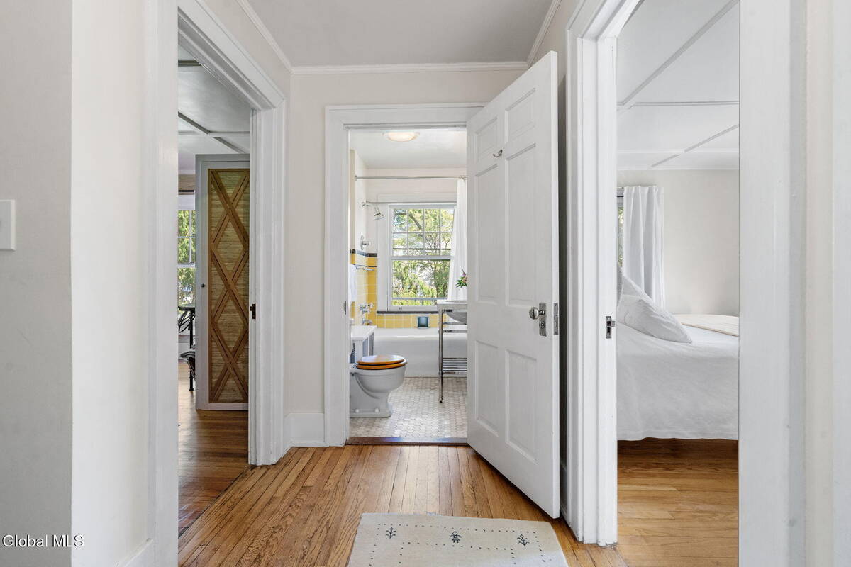 #36 photo, 39 Fifth Avenue, 紐約州 Saratoga Springs , NY 12866