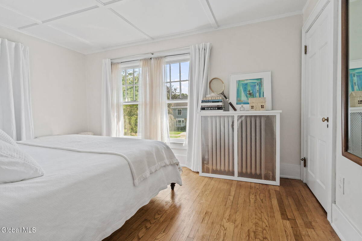 #37 photo, 39 Fifth Avenue, 紐約州 Saratoga Springs , NY 12866