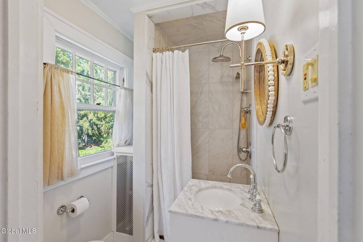 #40 photo, 39 Fifth Avenue, 紐約州 Saratoga Springs , NY 12866