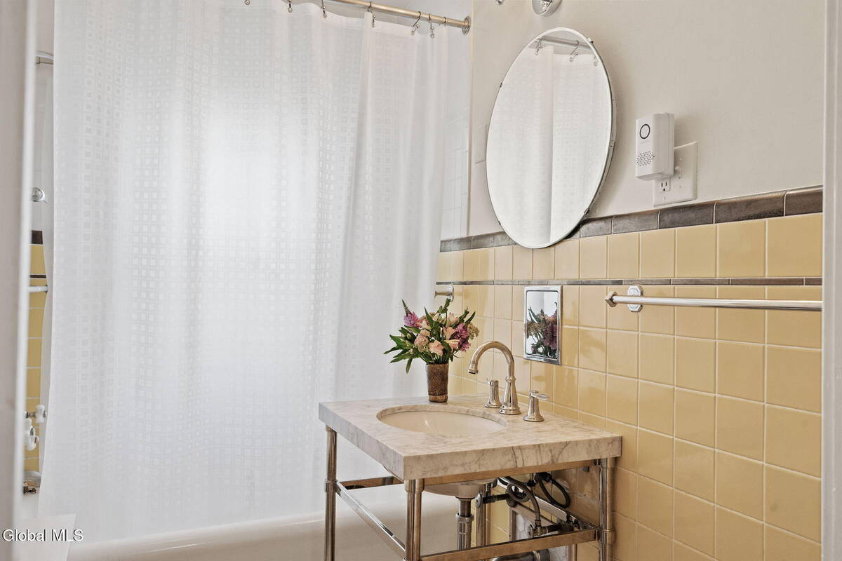 #45 photo, 39 Fifth Avenue, 紐約州 Saratoga Springs , NY 12866