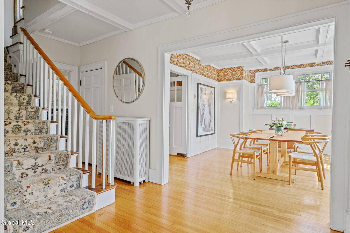 #8 photo, 39 Fifth Avenue, 紐約州 Saratoga Springs , NY 12866