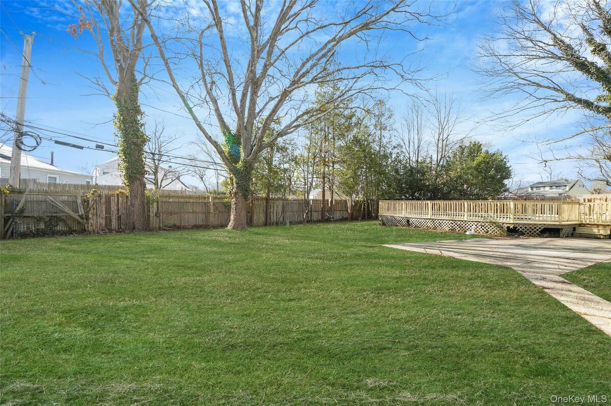 #21 photo, 8 Elwood Road, 東長島 Centereach , NY 11720