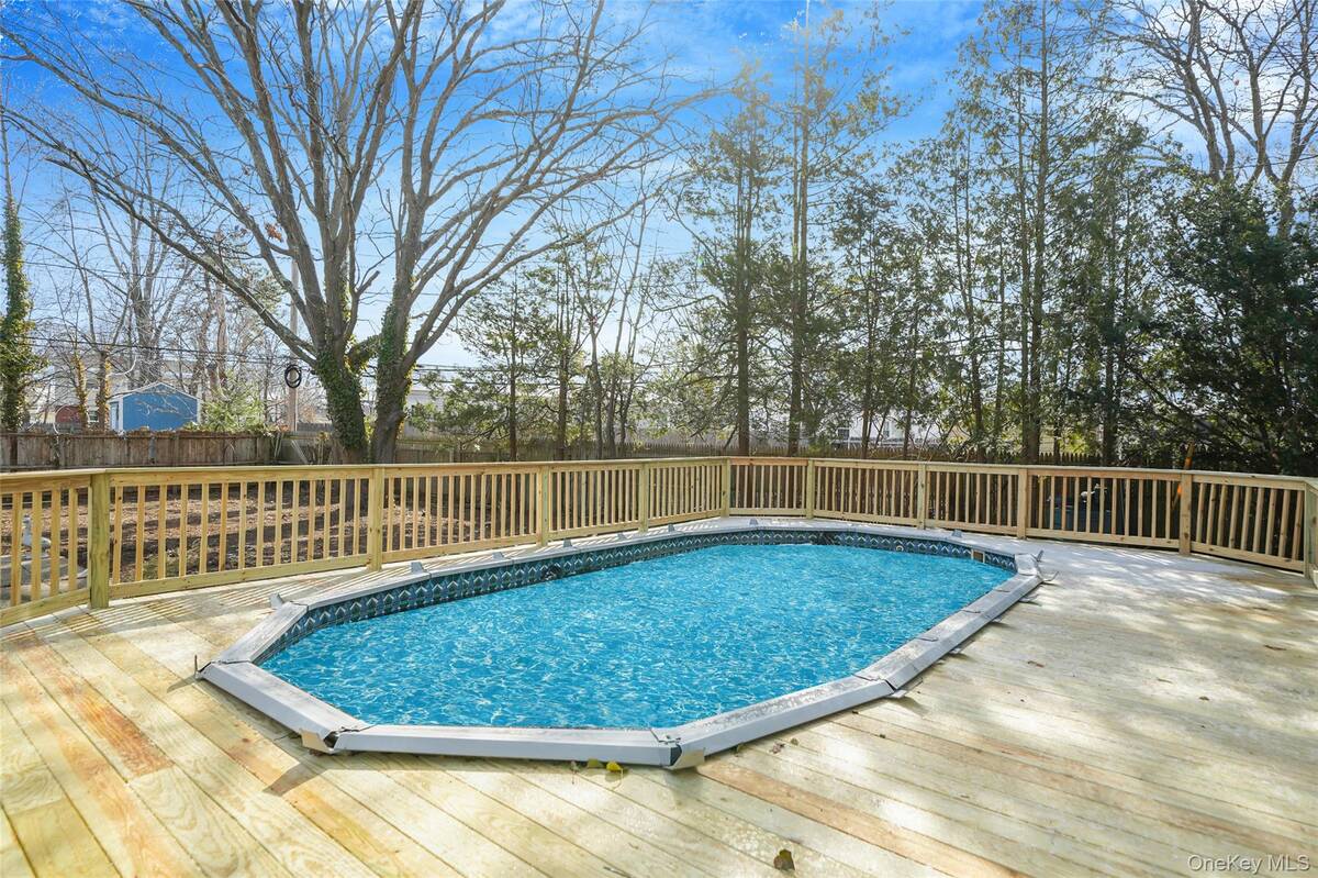 #22 photo, 8 Elwood Road, 東長島 Centereach , NY 11720