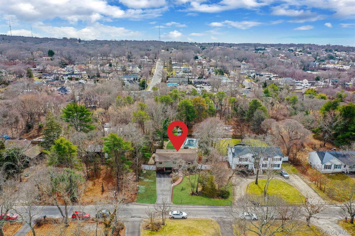 #1 photo, 76 Hollywood Avenue, Selden , NY 11784