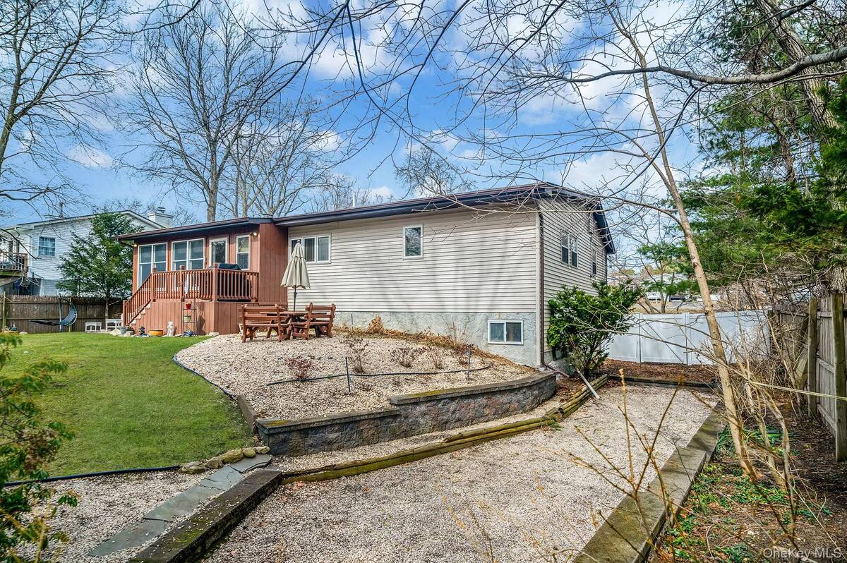 #11 photo, 76 Hollywood Avenue, Selden , NY 11784